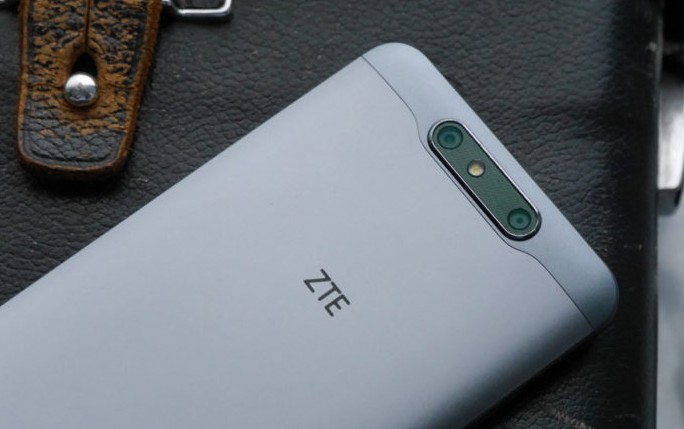 ZTE Blade V8 ZTE Blade V8