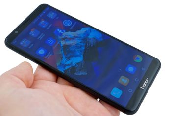 As a comparison - this is how Honor 7X looks like As a comparison - this is how Honor 7X looks like