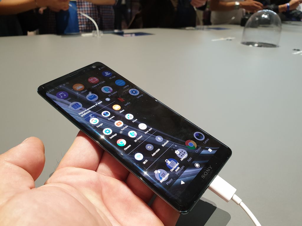 ifa 2018: sony xperia xz3 with a highly curved display glass