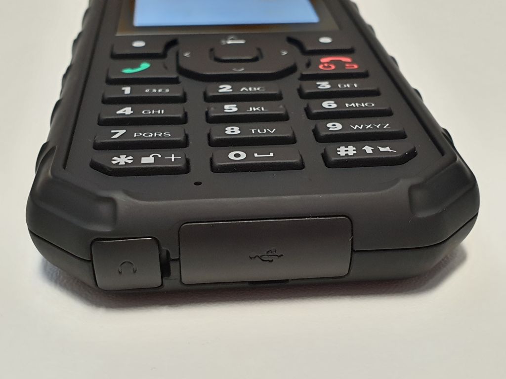 IFA 2018: CAT presents featurephone B35 :: GSMchoice.co.uk