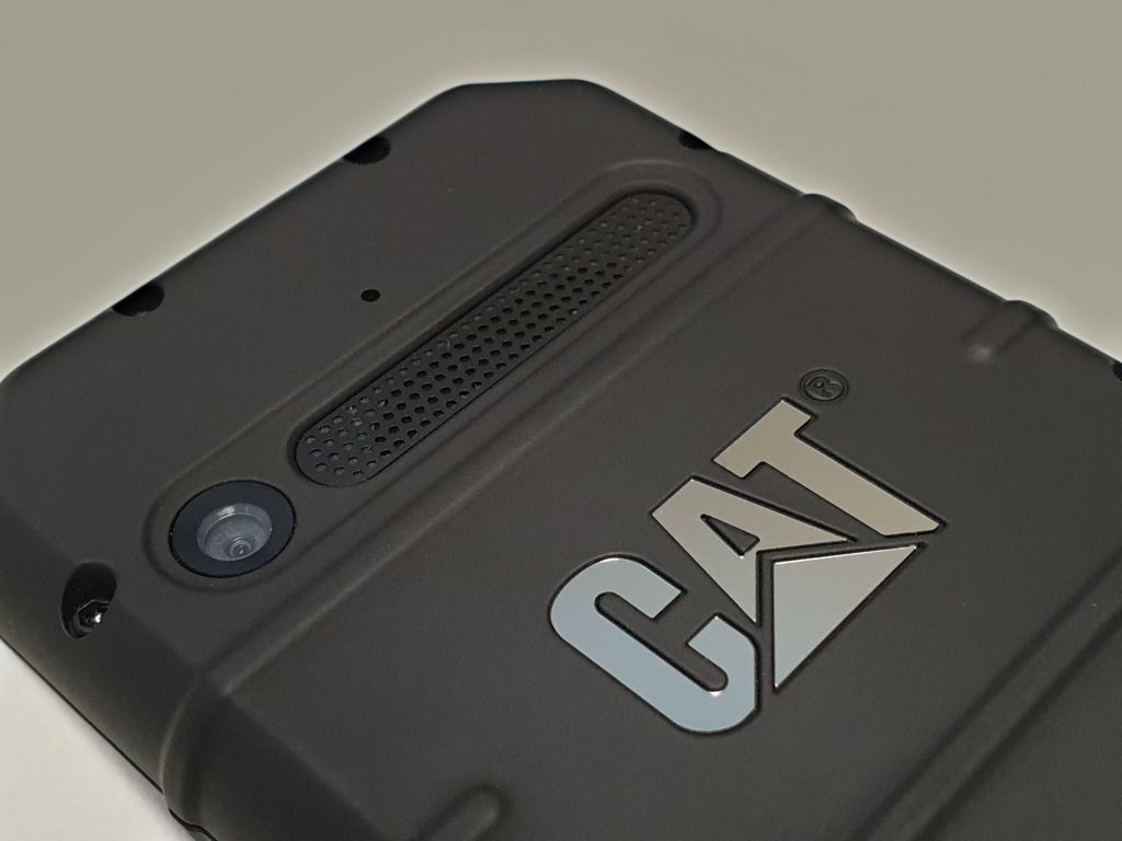 ifa 2018: cat presents featurephone b35