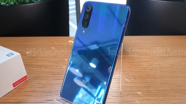 Xiaomi Mi 9 SE Xiaomi Mi 9 SE