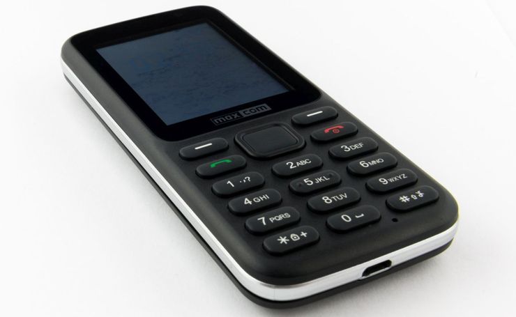 MaxCom MK241 - featurephone z funkcjami smartfona