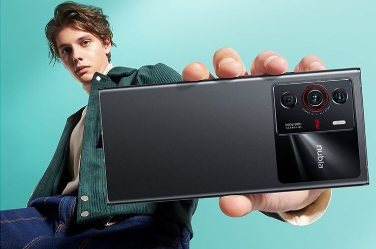Nubia Z40 Pro z magnetycznym ładowaniem