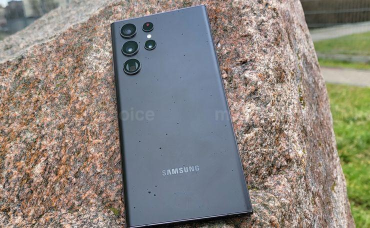 Samsung Galaxy S22 Ultra - twardy, ale trudny w naprawie