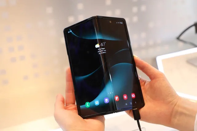 Samsung składany na dwie strony!