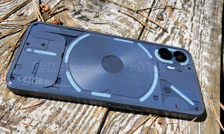 Nothing Phone (2) prezentuje nowe glify!