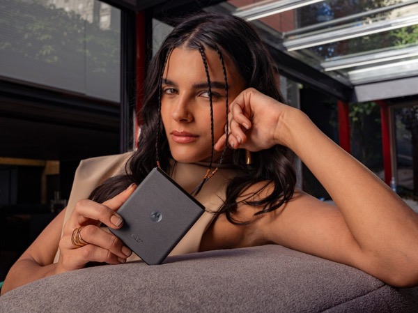 Motorola Razr 50 dostępna w Polsce Motorola Razr 50 dostępna w Polsce