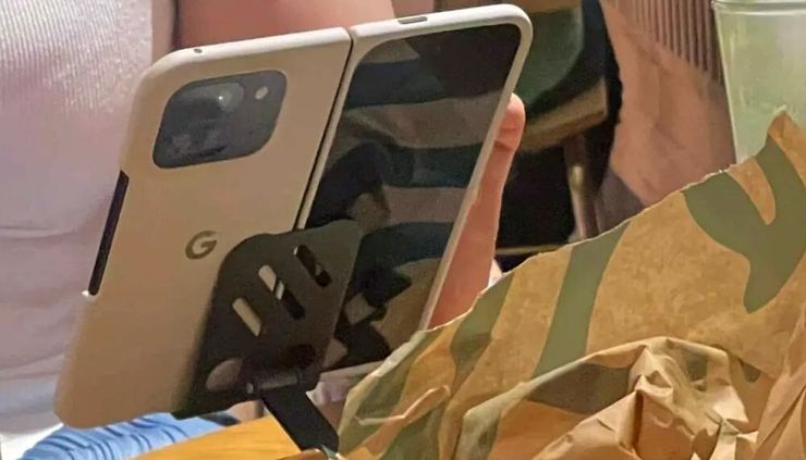 Google Pixel 9 Pro Fold pokazany w kawiarni!