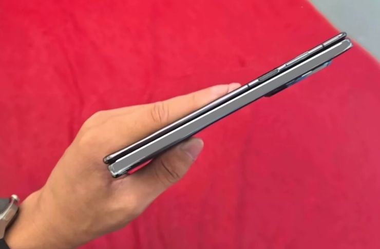 Podwójnie składany Huawei Mate XT w kolejnym ujęciu!