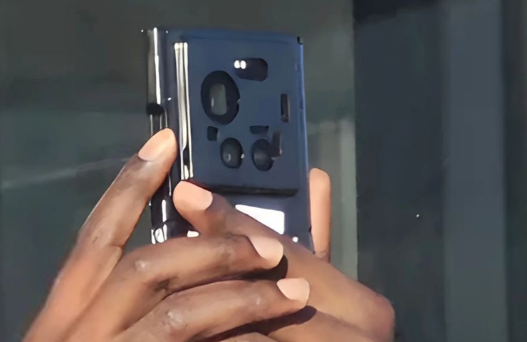 Kanciasty prototyp Xiaomi 17 Ultra pokazany na zdjęciu!