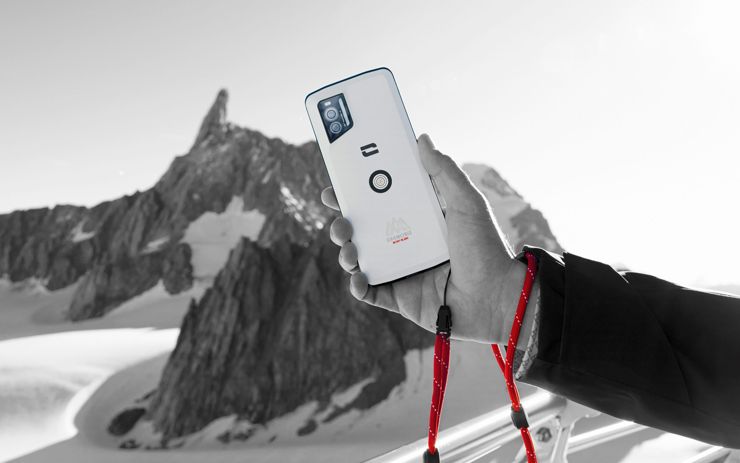 Narciarskie smartfony Crosscalla. Nie tylko w Alpy!