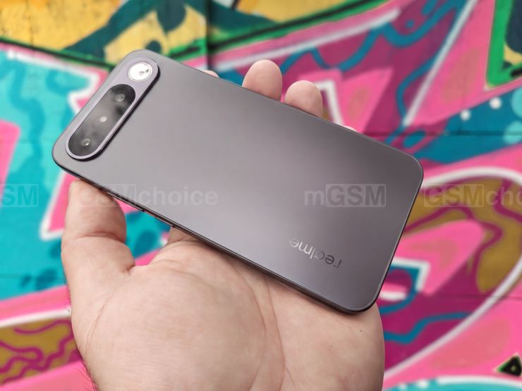 Realme 16x wkrótce dołączy do tanich średniaków z lusterkiem