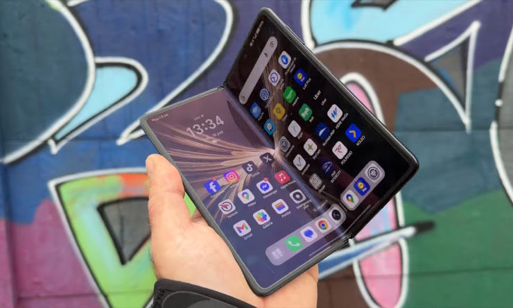 Szeroki składany smartfon Honor będzie wydajniejszy od Samsunga?