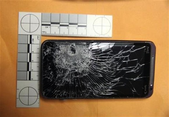 Postrzelony HTC Evo 3D