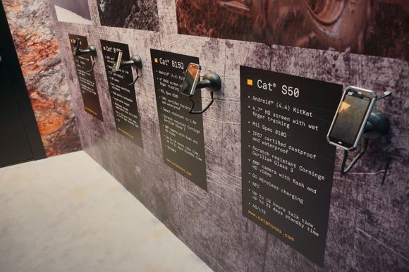 MWC 2015: Magia CAT-a nieco zblakła