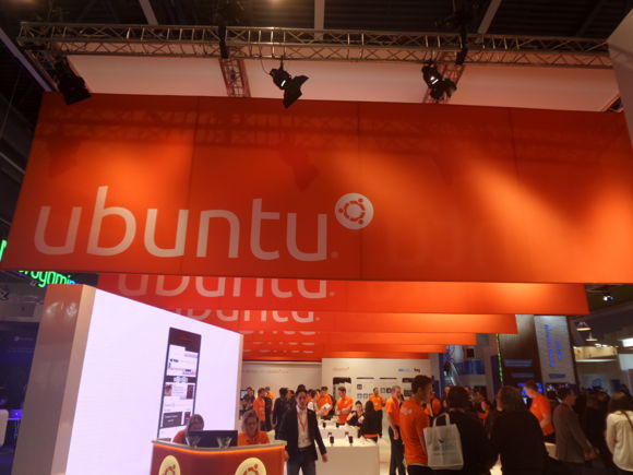 MWC 2015: Ubuntu w smartfonie trzeba się nauczyć