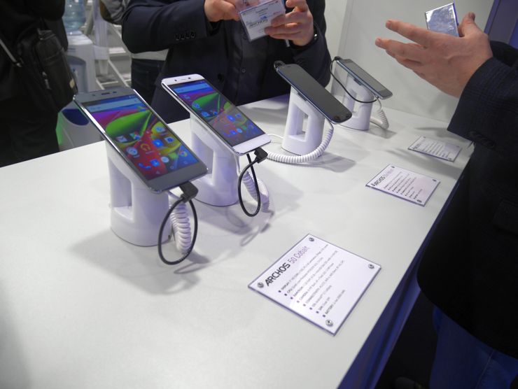 MWC 2016: Smartfony Archosa niebawem na polskim rynku MWC 2016: Smartfony Archosa niebawem na polskim rynku
