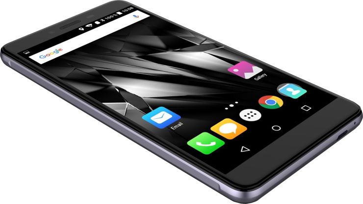 Micromax Canvas Evok: Karbon i pomyłka edytora