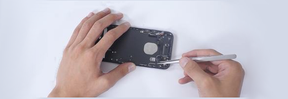 iPhone 7 rozebrany na części