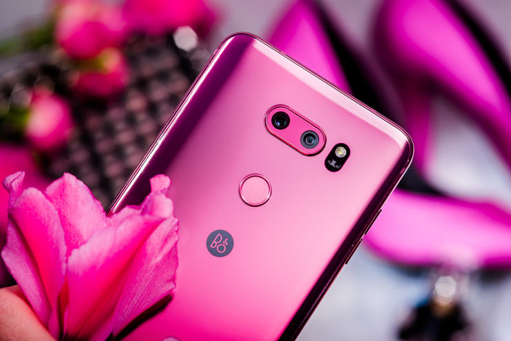 LG V30 w malinowej wersji i promocyjnej ofercie