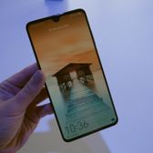 Model Huawei Mate 20
