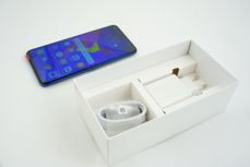 Honor View20 - Pudełko i to, co w pudełku