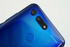 Honor View20 - krawędzie i aparaty