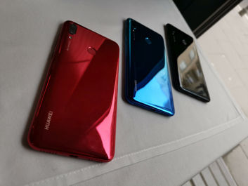3 kolory Huawei Y7 2019 i dwa Huawei Y6 2019