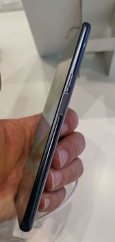 Nubia X na stoisku producenta