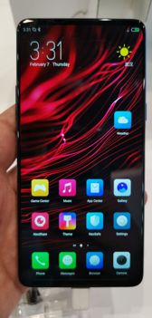 Nubia X na stoisku producenta