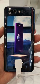 Nubia X na stoisku producenta