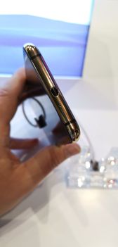 Nubia X na stoisku producenta