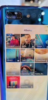 Nubia X na stoisku producenta