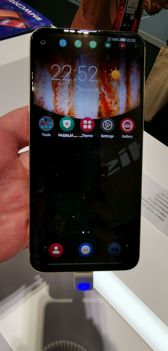 Hisense U30 na stoisku producenta Hisense U30 na stoisku producenta