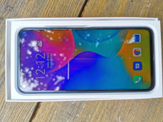 Honor 20 Pro - zawartość pudełka