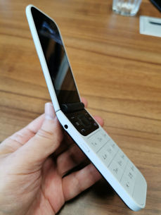Nokia 2720 Flip