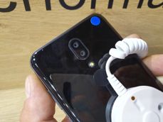 Sharp Aquos V