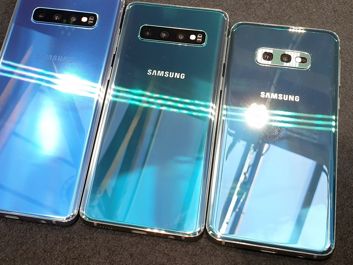 Samsung Galaxy S10e i Samsung Galaxy S10 w dyskretnym towarzystwie Samsung Galaxy S10+