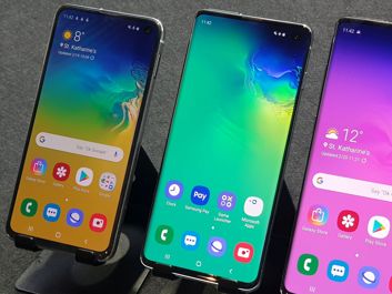 Samsung Galaxy S10e i Samsung Galaxy S10 w dyskretnym towarzystwie Samsung Galaxy S10+