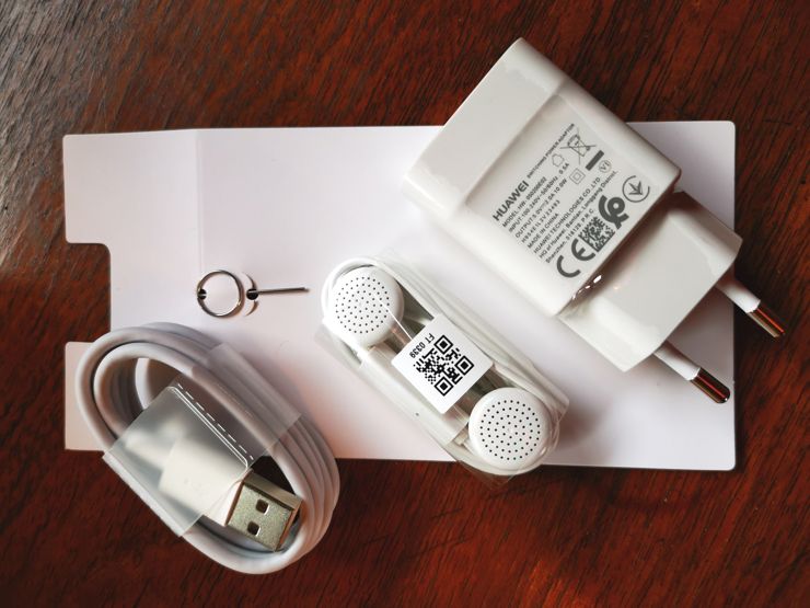 Huawei Y6p - zawartość pudełka Huawei Y6p - zawartość pudełka