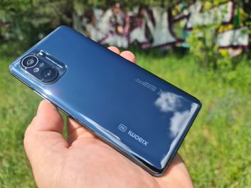 Xiaomi Mi 11i oraz realme GT