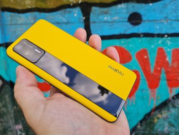 Xiaomi Mi 11i oraz realme GT