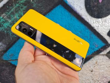 Xiaomi Mi 11i oraz realme GT