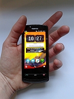 Nokia 700