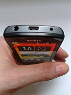 Nokia 700