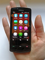 Nokia 700