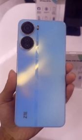 ZTE Blade V40 Design