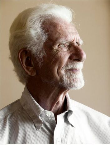 Martin Cooper - to jemu zawdzięczamy komórki ;)