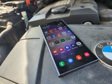 Samsung Galaxy S23 Ultra doskonale sprawdzi się w garażu!